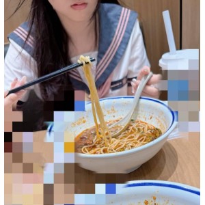 海角妹子小表妹户外互动10v1.59g：青春活力友情展现