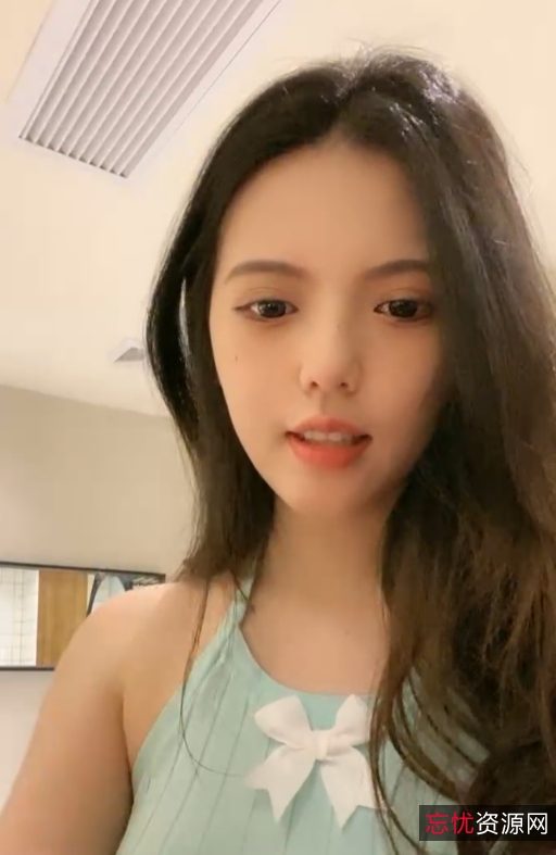 小辰吾妮：微信福利直播，聊天节目露尺度，下载收藏