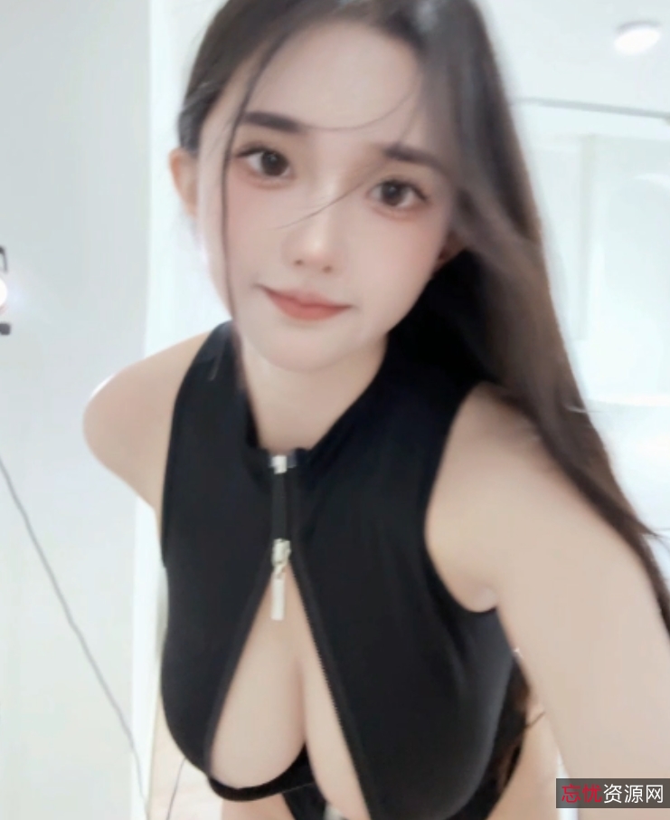 根据您提供的内容，为商品取一个丰满韵味：波涛球涌与大罩杯微胖合集，荤素风格，动图预览，链接永久有效，心情随行