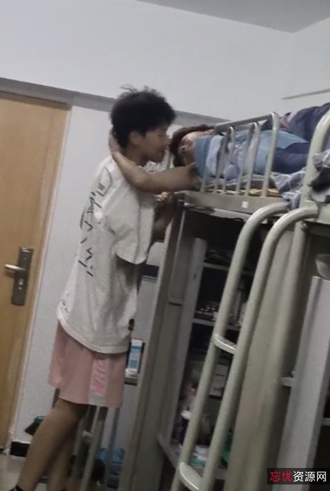 独家合集：lisa疯马秀视频，吃瓜百度盘大放送，8段精彩表演，最长视频五分钟