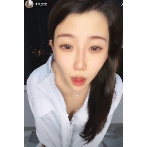 《疯狂抖音》新篇：大哥捶球激动，美女云集2.21G视频