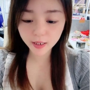 小妹114v127.8g：快递站的大罩杯之光，百度ED2K收藏达人