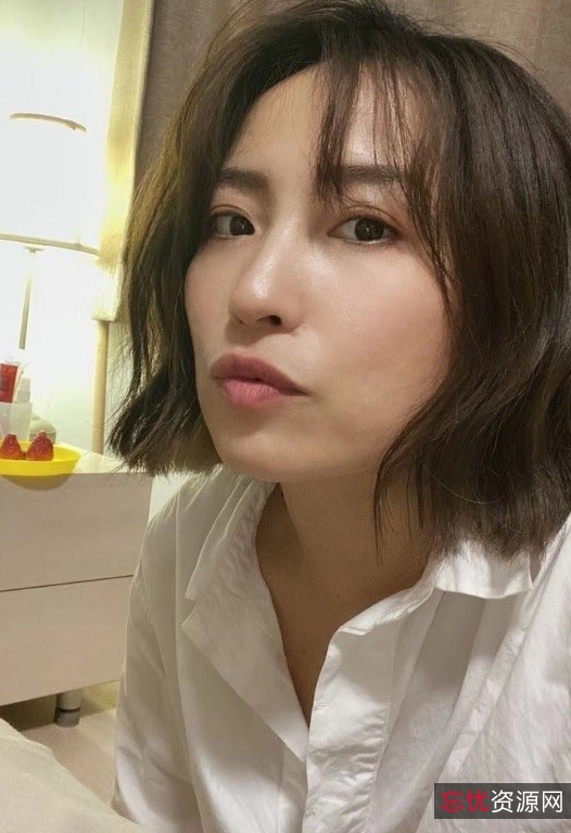 Zoemilf：反差婊教师少妇350M视频收藏35