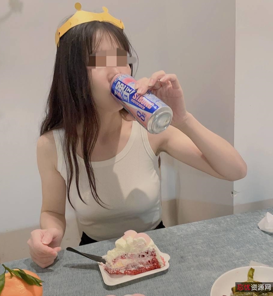 神秘女房东引发的海角剧情，2.58g视频收藏热议