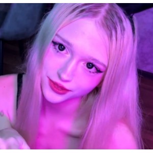 YourLittleMai最新全系列视频3.24更新，15个视频，总大小3.8GB，P站原创作品，拍摄质量一般，可收可不收，收藏机会不容错过