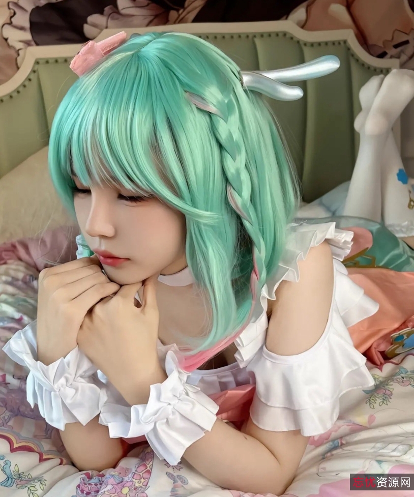 [自行打包]+網紅少女小九醬高端私拍福利,雙馬尾、女仆裝，擼點極高+[159p+70v+1.91G][百度盘]