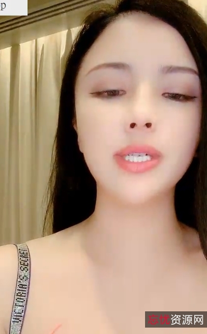 芮甜甜：自行打包撩骚直播，1v+2G视频大小