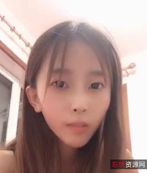 快手女神奥利圆妹一字马最新合集21W粉丝441M，精彩补充收藏