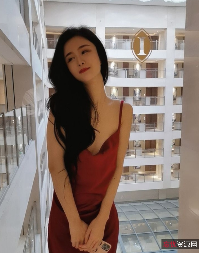 真实空姐迷人蔓CC私拍合集31V1.86G，真实空姐生活