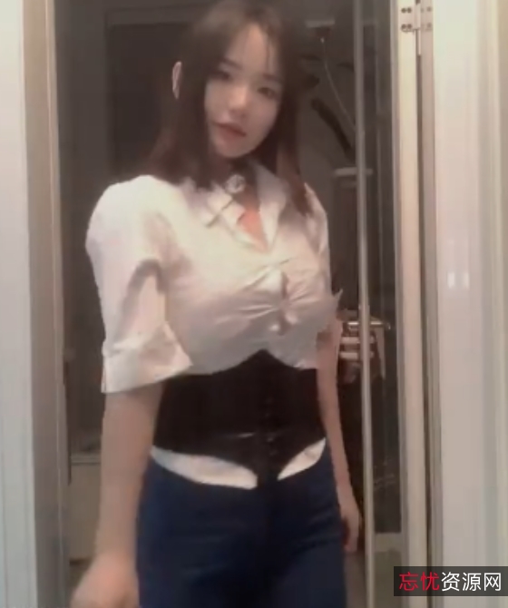 快手周周乖崽稀缺合集22V125MB，童颜大罩杯舞蹈自娱自乐