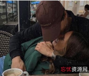 欧美情侣某推火爆日常合集TheKinkyCouple最新散播9V2.6G，口味重后门分享