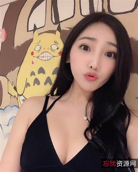 美女主播虎牙啵啵奶茶最新合集4V7.3G，jk服装与韩国舞蹈诱惑表演