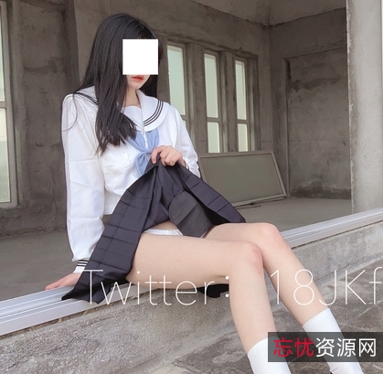 推特粉嫩momo桃乃木圆4v2.3g超人气网红主播合集