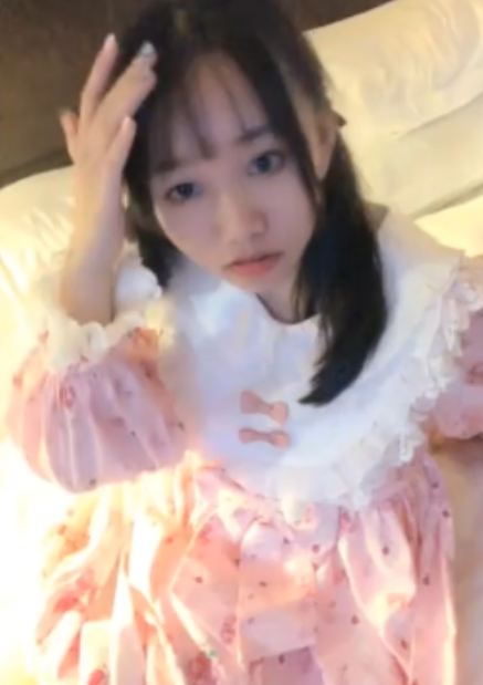 眼镜学妹54部校园风服装合集1.7G绝密收藏