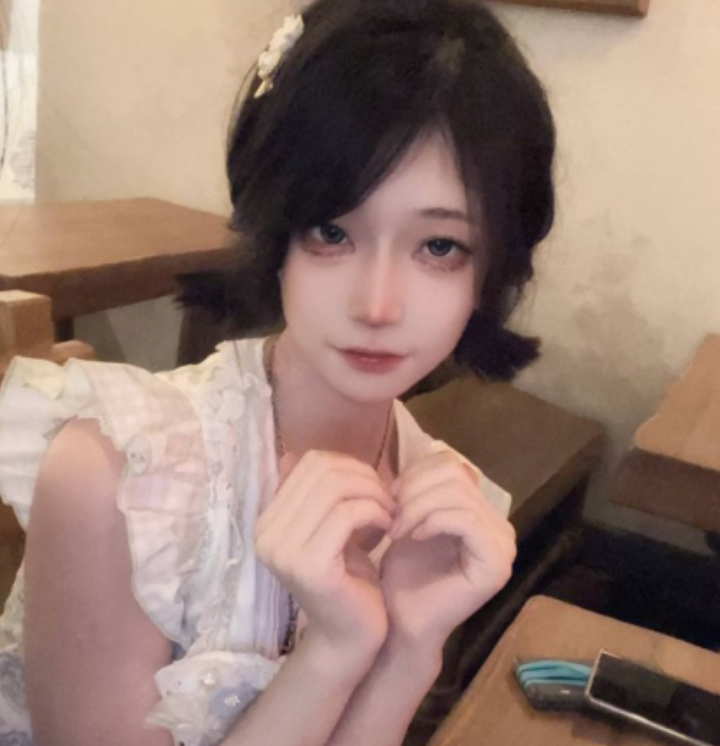 190MB福利姬虎皮折耳猫Cos合集网盘17V39P劲爆来袭