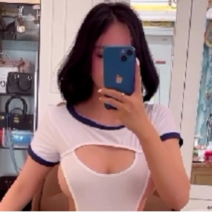 微密圈张鑫baby大罩杯福利姬套图合集88部50G黑丝绝杀