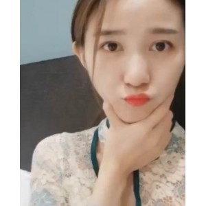 推特李茜清凉自拍合集66部3.2G卧室私拍展示了