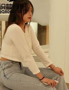 织梦映像元气少女醉卧商场牛仔裤棉袜266图1视频926M太诱人
