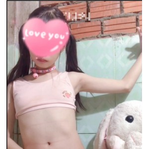 onlyfans璐璐居家私拍51部14.2G流鼻血