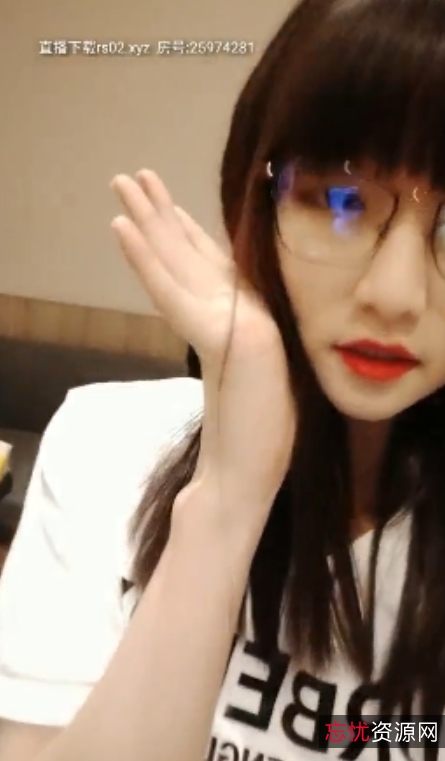 嫩模学妹出道作181v45g推特展示珍藏版