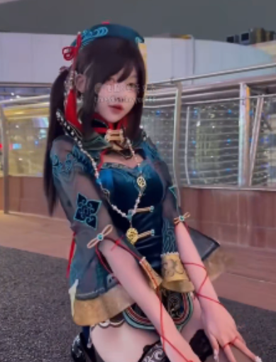 抖音璐酱反差cos视频1V300M太润了