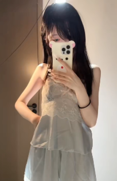 抖音璐酱反差cos视频1V300M太润了