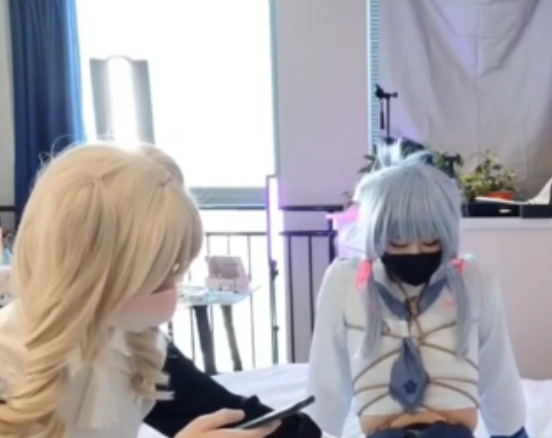 果橙子伪娘双人戏2.19G原神cos超会玩