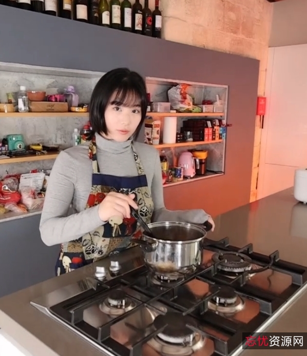 推特香蕉妹505g合集劲爆视频珍藏版