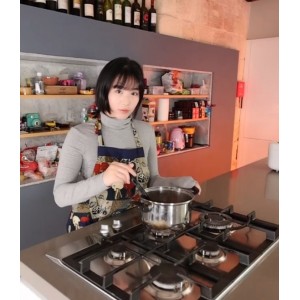 推特香蕉妹505g合集劲爆视频珍藏版