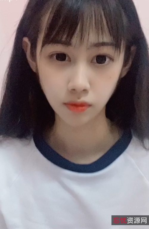 推特江可爱定制视频合集303.9MB神秘特写太顶了