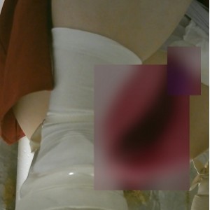 热辣红裙美女潜入观察视频1部176.6MB商场